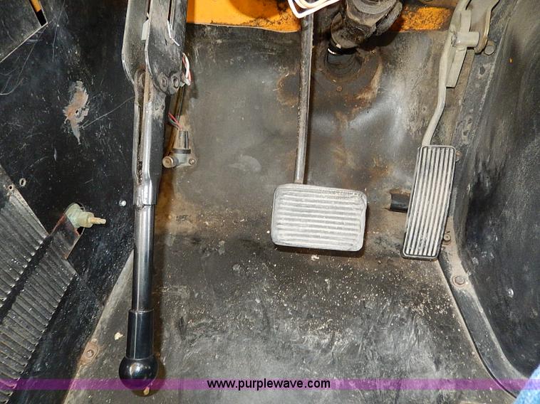 image for item H9511 1995 International 3800 school bus