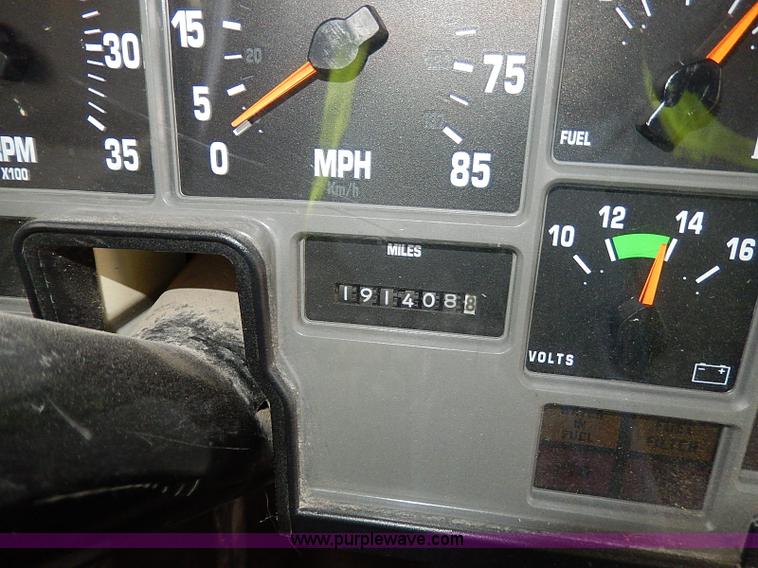 image for item H9511 1995 International 3800 school bus