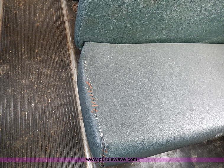 image for item H9511 1995 International 3800 school bus