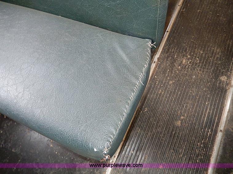 image for item H9511 1995 International 3800 school bus