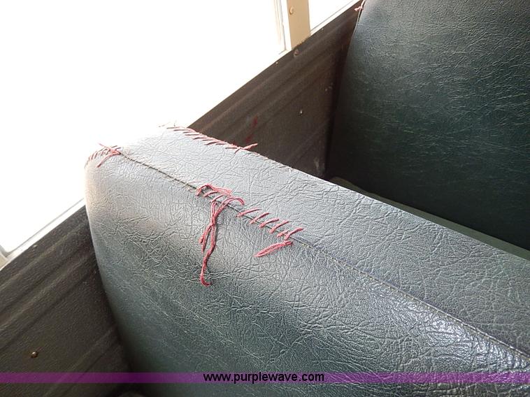 image for item H9511 1995 International 3800 school bus