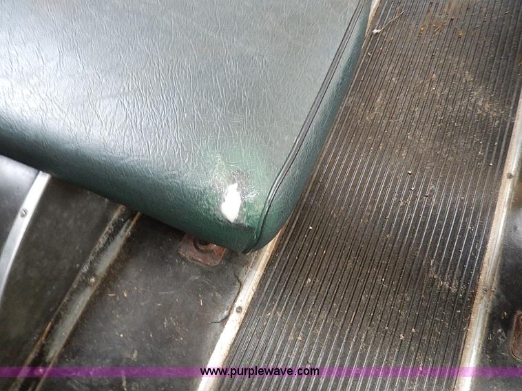 image for item H9511 1995 International 3800 school bus