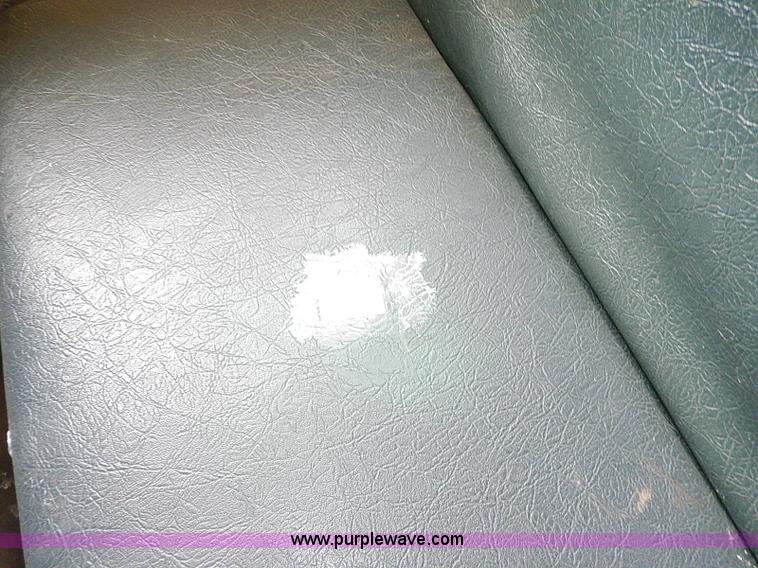 image for item H9511 1995 International 3800 school bus