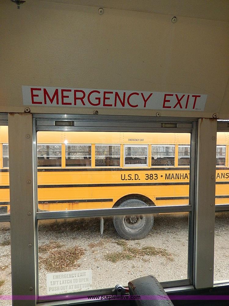 image for item H9511 1995 International 3800 school bus