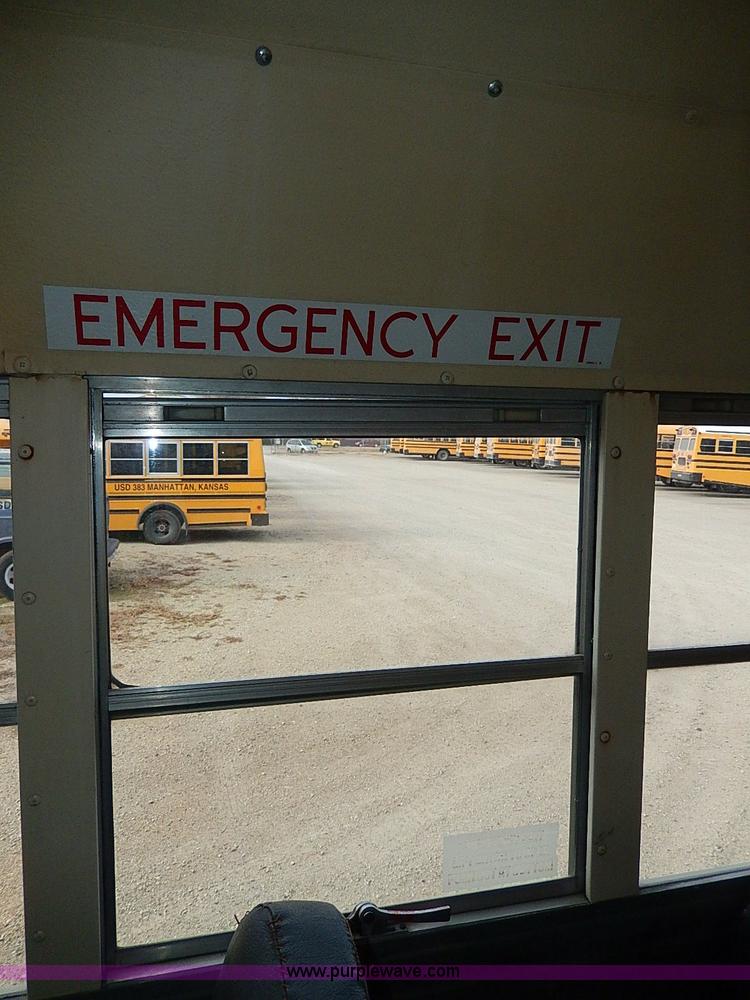 image for item H9511 1995 International 3800 school bus