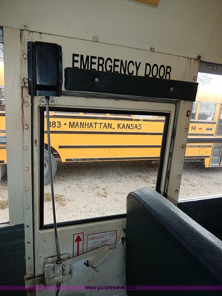 image for item H9511 1995 International 3800 school bus