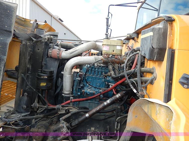 image for item H9511 1995 International 3800 school bus