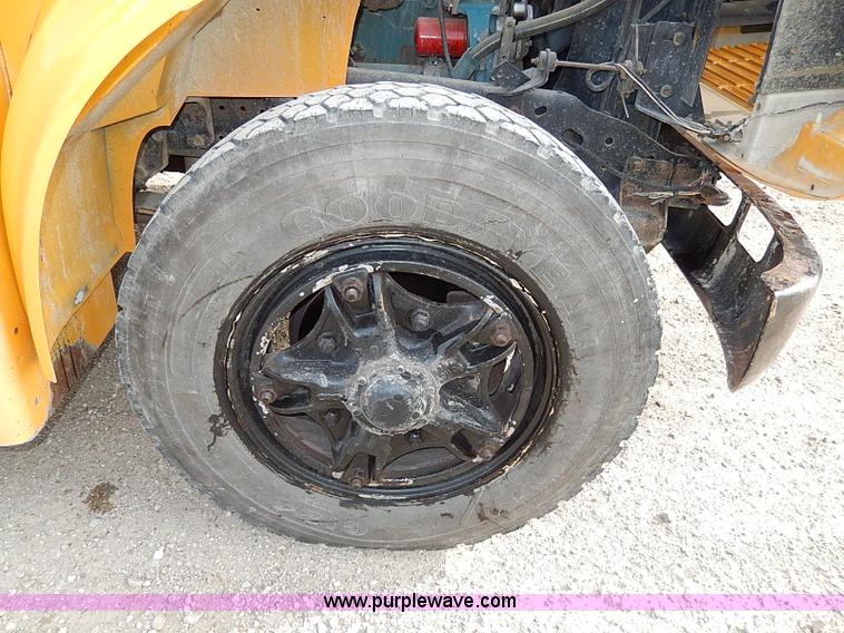 image for item H9511 1995 International 3800 school bus