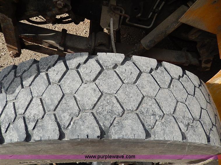 image for item H9511 1995 International 3800 school bus