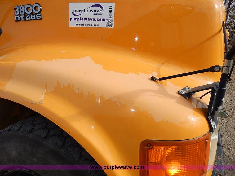 image for item H9511 1995 International 3800 school bus