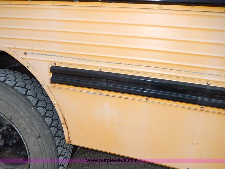image for item H9511 1995 International 3800 school bus