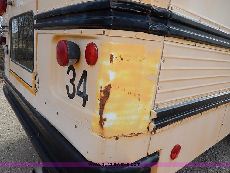 image for item H9511 1995 International 3800 school bus