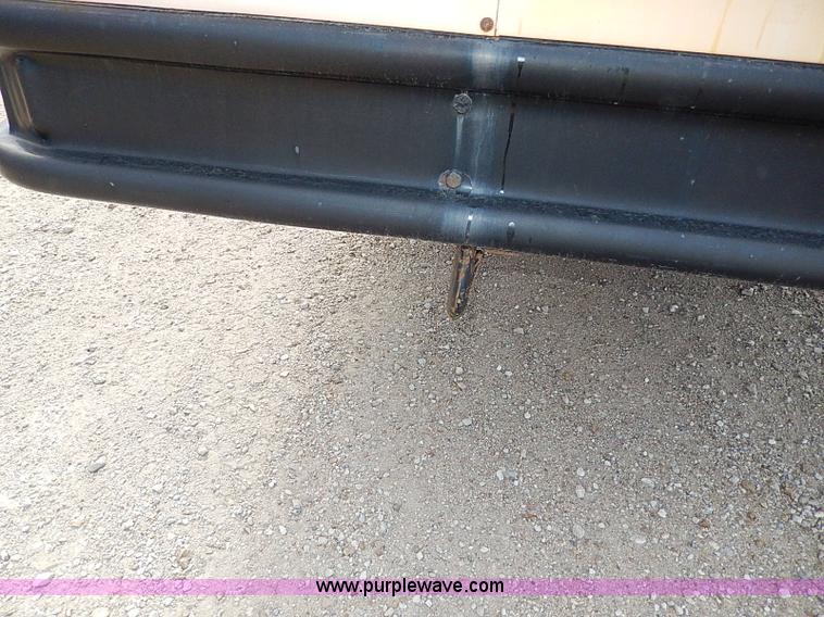 image for item H9511 1995 International 3800 school bus