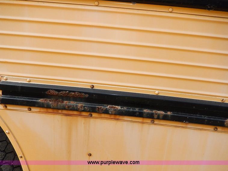 image for item H9511 1995 International 3800 school bus