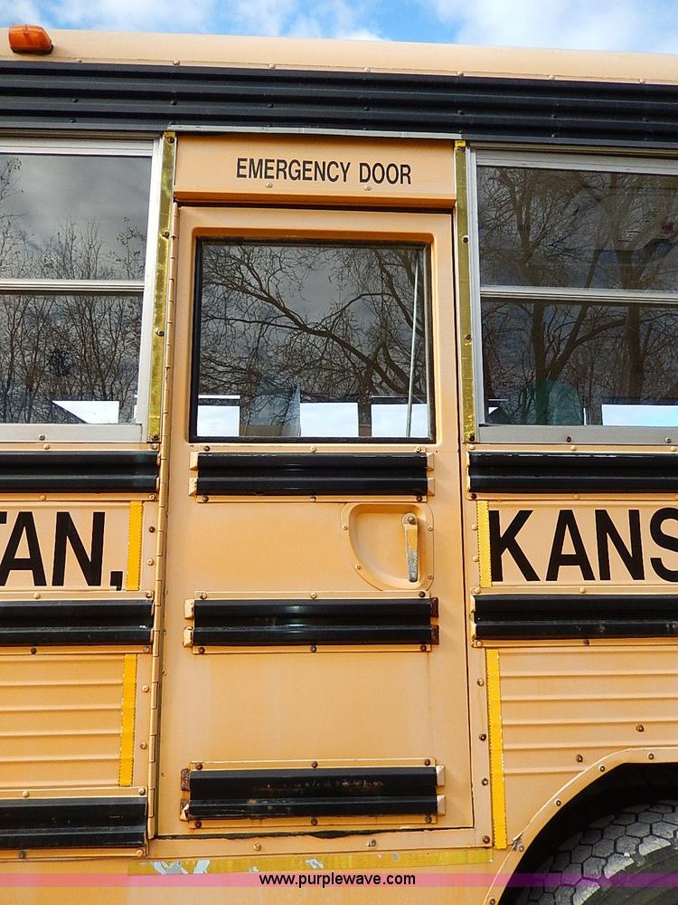 image for item H9511 1995 International 3800 school bus