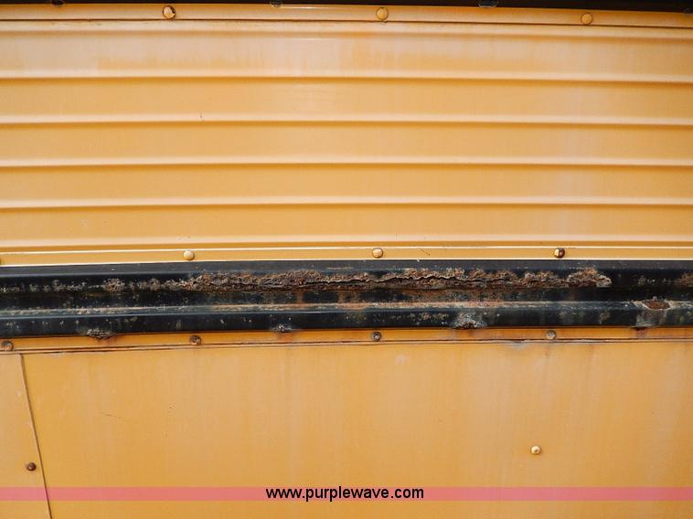 image for item H9511 1995 International 3800 school bus