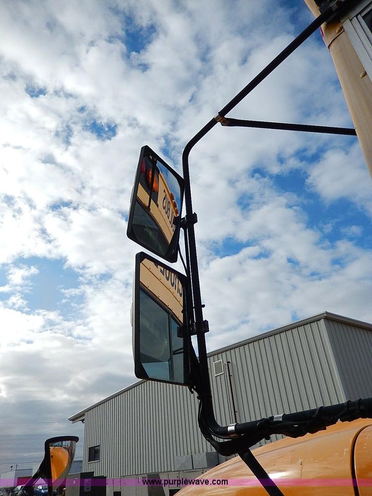 image for item H9511 1995 International 3800 school bus