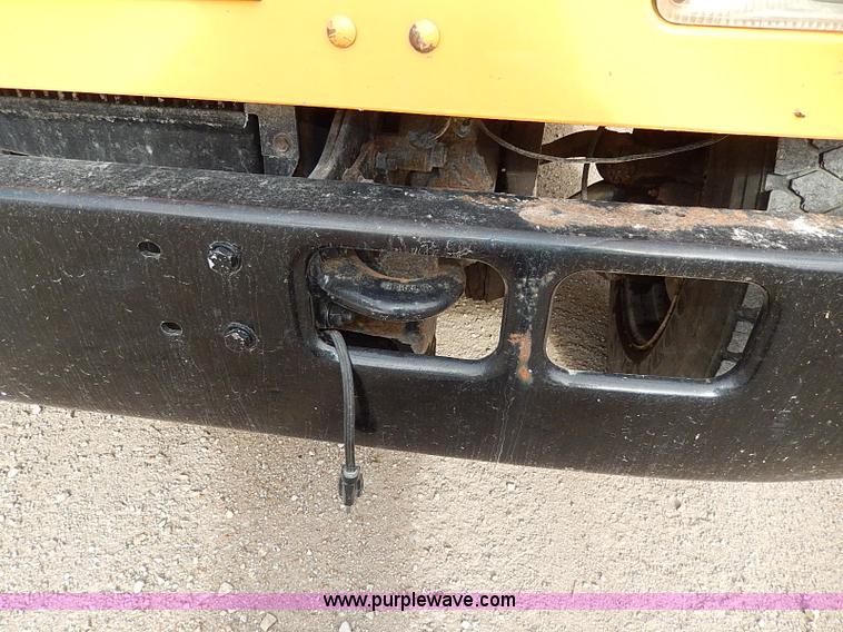 image for item H9511 1995 International 3800 school bus