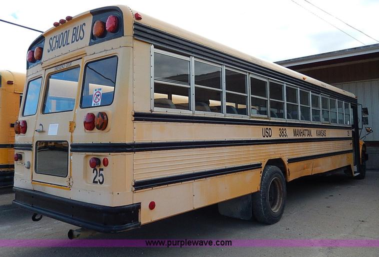 image for item H9512 1995 International 3800 school bus