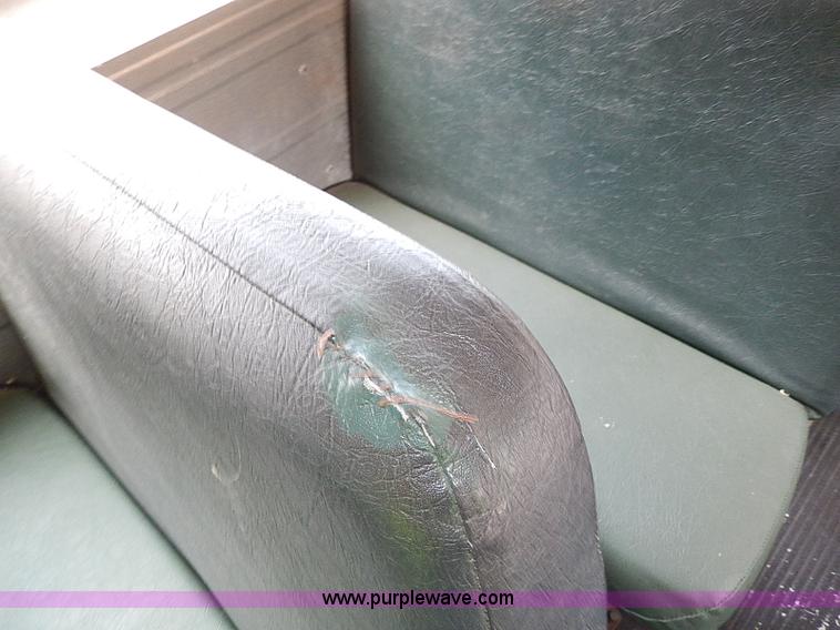 image for item H9512 1995 International 3800 school bus