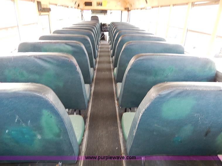 image for item H9512 1995 International 3800 school bus