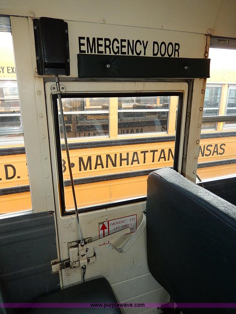 image for item H9512 1995 International 3800 school bus