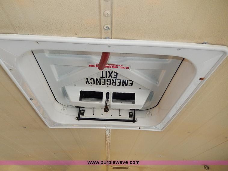 image for item H9512 1995 International 3800 school bus