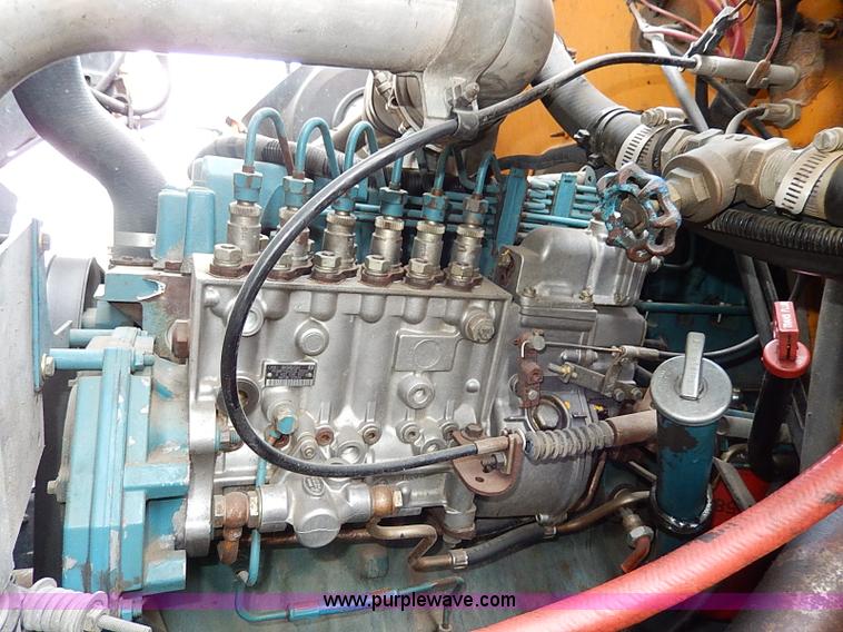 image for item H9512 1995 International 3800 school bus