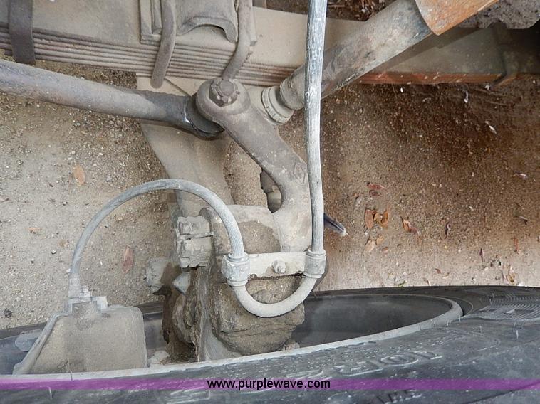 image for item H9512 1995 International 3800 school bus