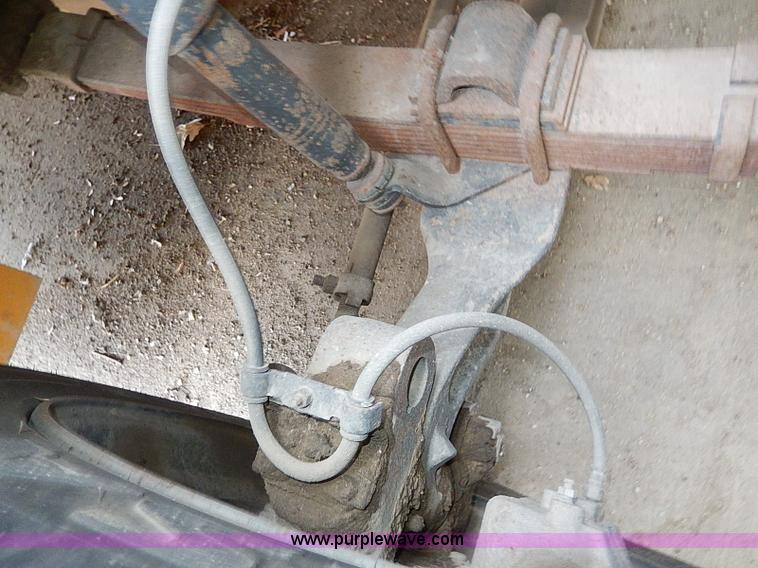 image for item H9512 1995 International 3800 school bus