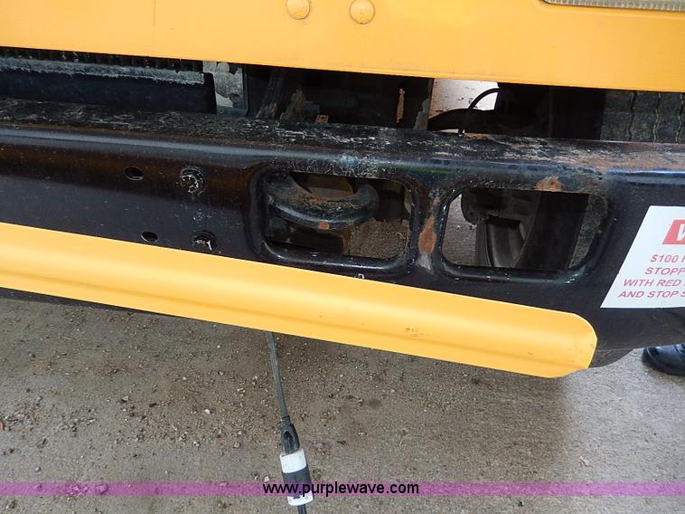 image for item H9512 1995 International 3800 school bus