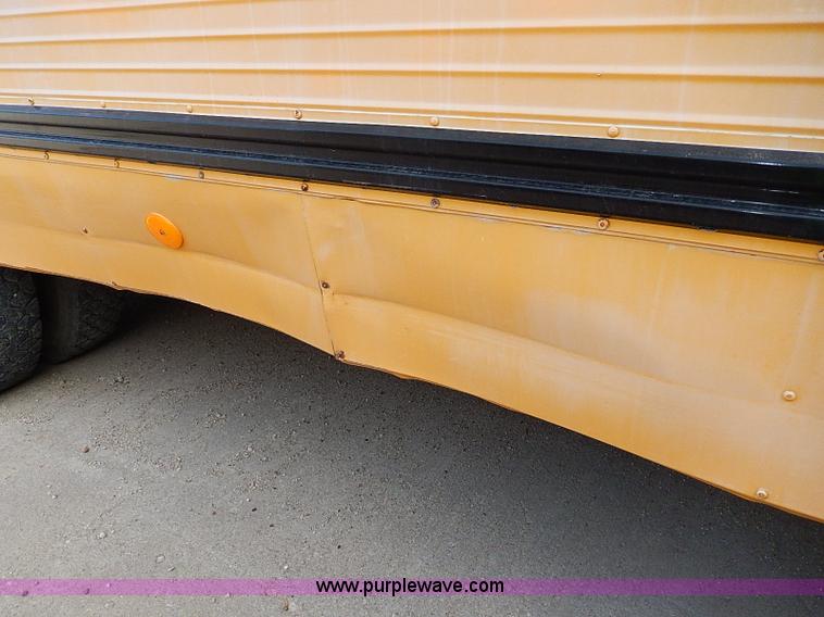 image for item H9512 1995 International 3800 school bus