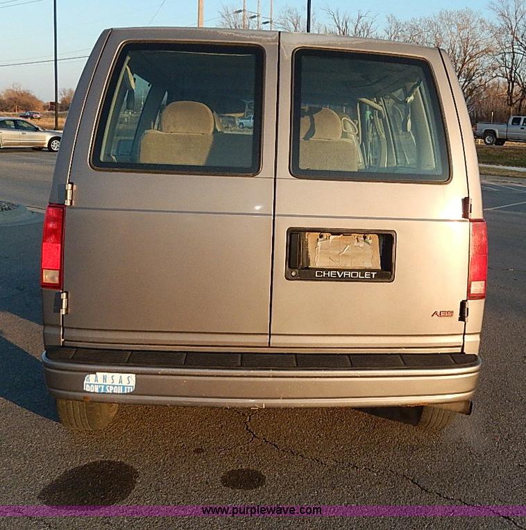 image for item H9513 1993 Chevrolet Astro van