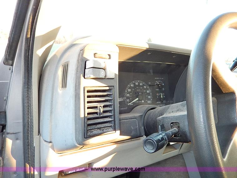 image for item H9513 1993 Chevrolet Astro van
