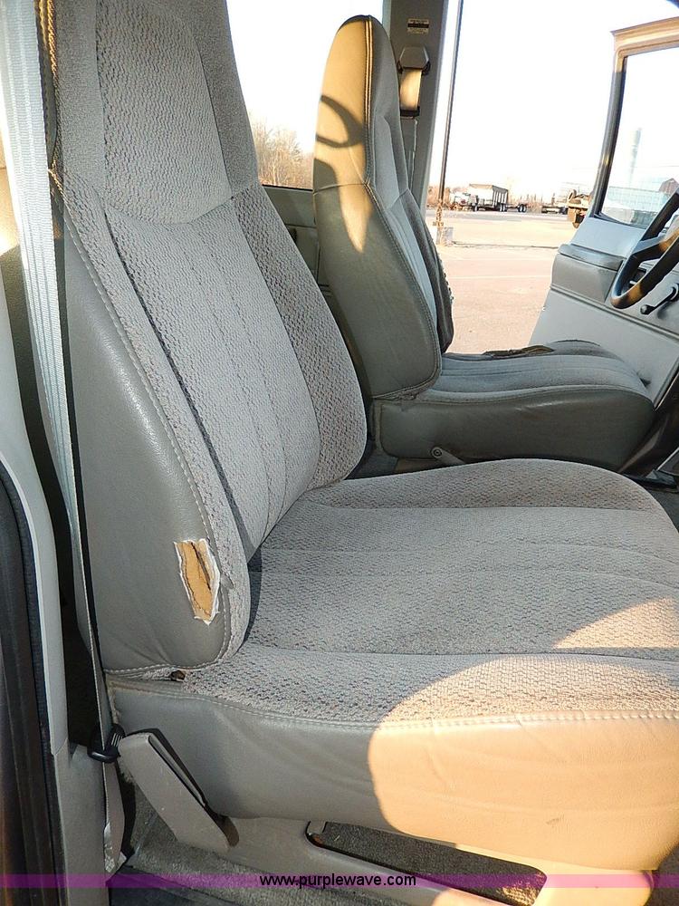 image for item H9513 1993 Chevrolet Astro van