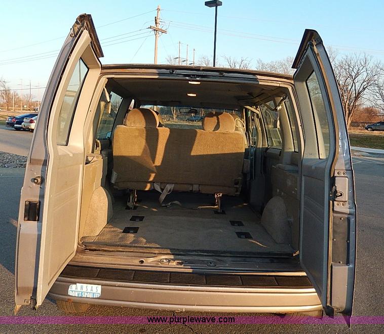 image for item H9513 1993 Chevrolet Astro van