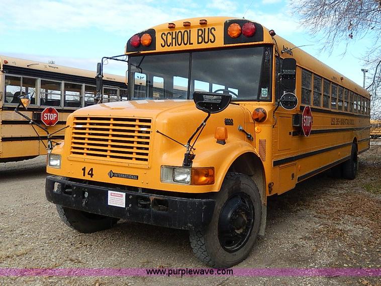 image for item H9522 1997 International 3800 school bus