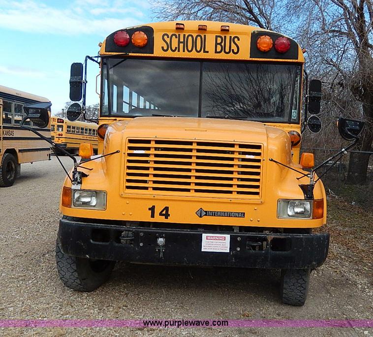 image for item H9522 1997 International 3800 school bus
