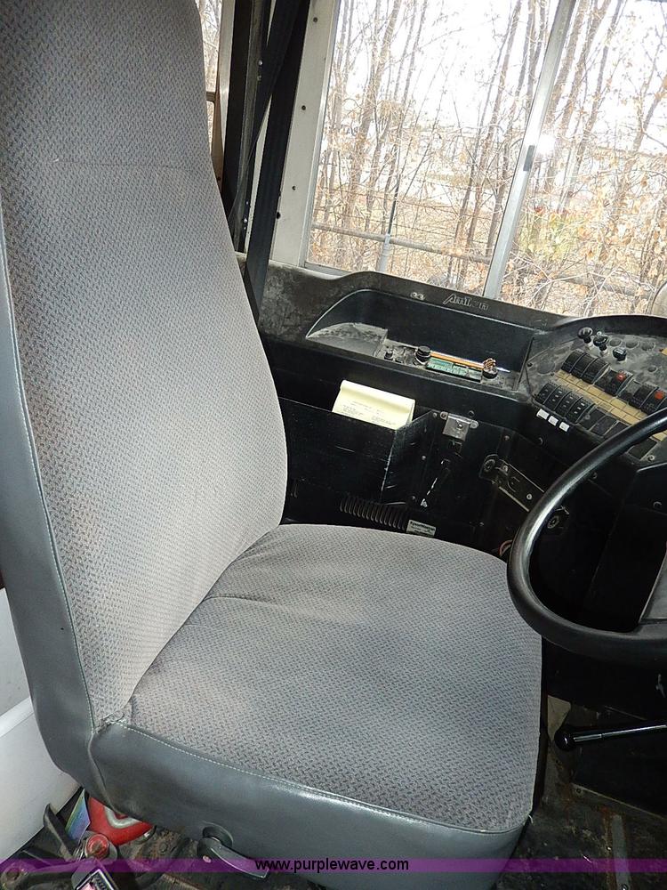 image for item H9522 1997 International 3800 school bus