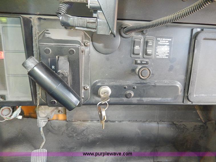 image for item H9522 1997 International 3800 school bus