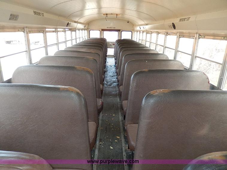 image for item H9522 1997 International 3800 school bus