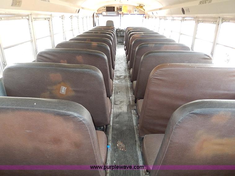 image for item H9522 1997 International 3800 school bus