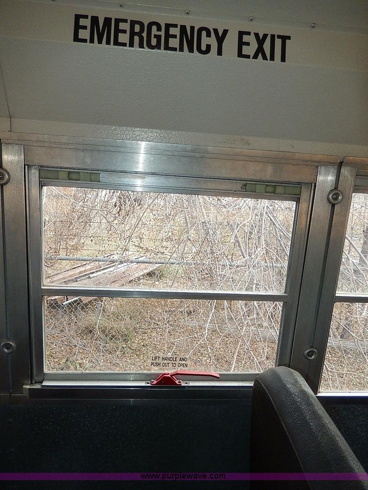 image for item H9522 1997 International 3800 school bus