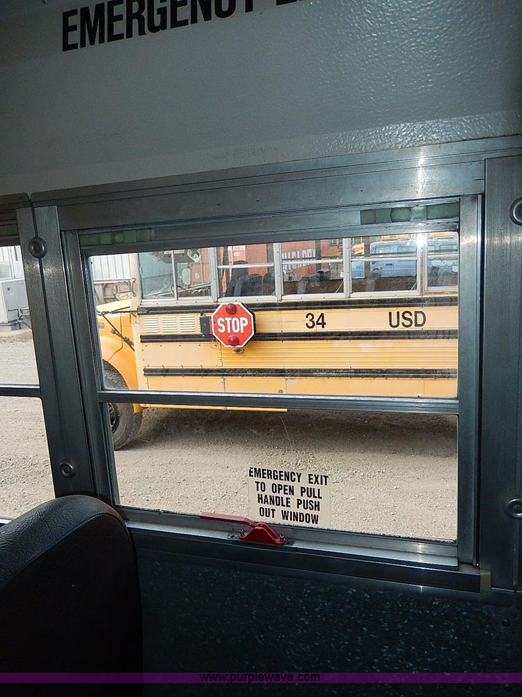 image for item H9522 1997 International 3800 school bus