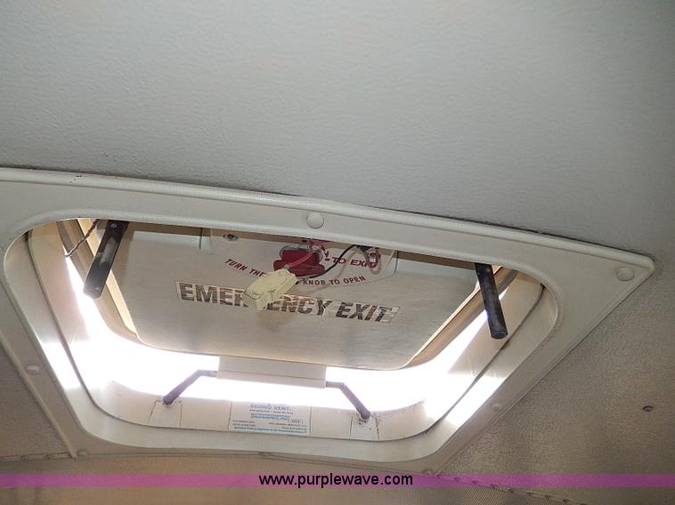 image for item H9522 1997 International 3800 school bus