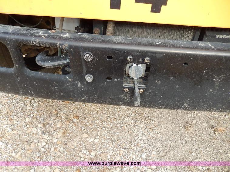 image for item H9522 1997 International 3800 school bus