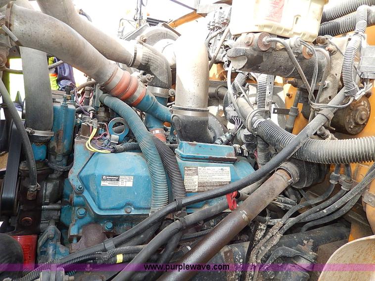 image for item H9522 1997 International 3800 school bus