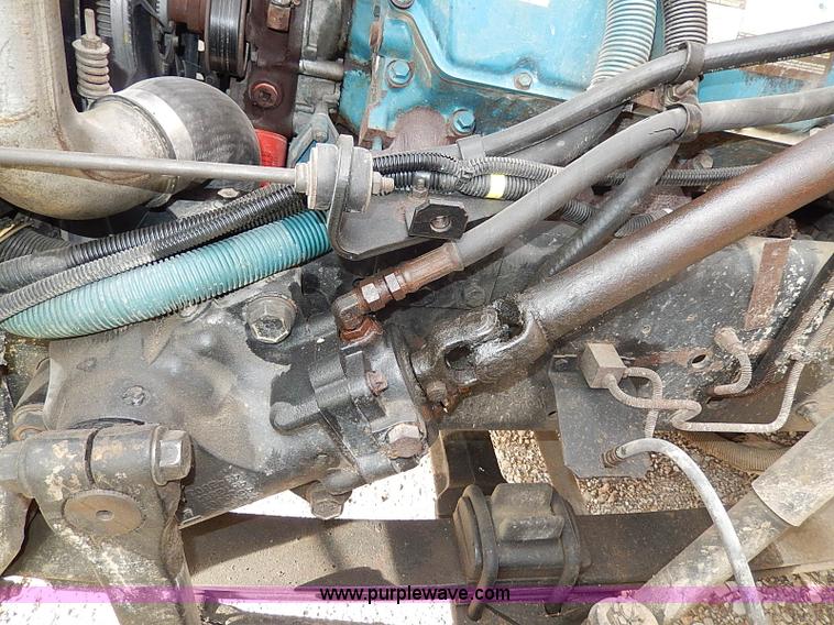 image for item H9522 1997 International 3800 school bus