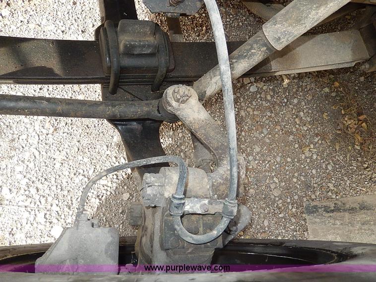 image for item H9522 1997 International 3800 school bus