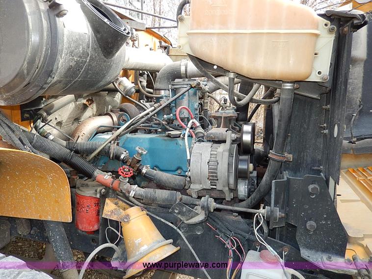 image for item H9522 1997 International 3800 school bus